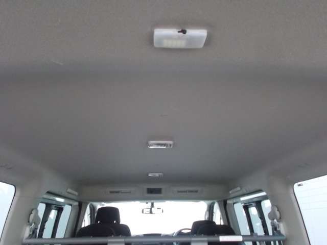 Nissan NV350 Caravan 2018-08 196490-16