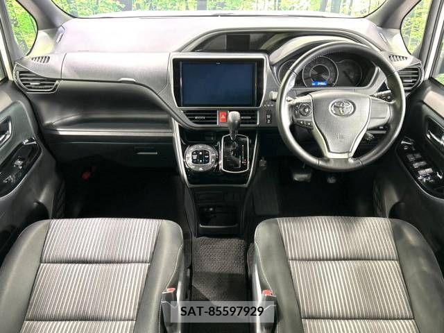 Toyota VOXY 2019-02 288932-1