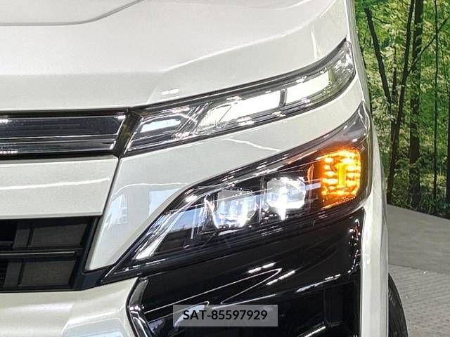 Toyota VOXY 2019-02 288932-13
