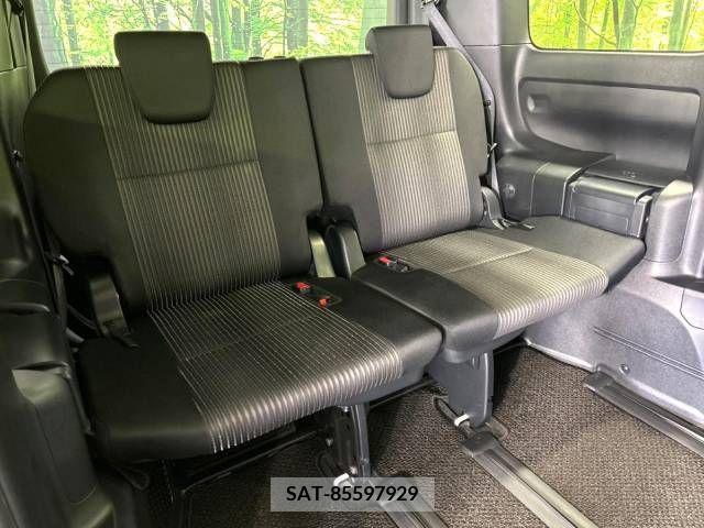 Toyota VOXY 2019-02 288932-9