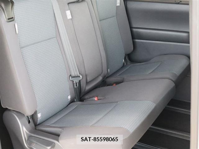 Toyota NOAH 2023-06 342624-27