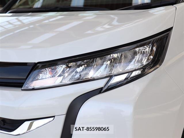 Toyota NOAH 2023-06 342624-7