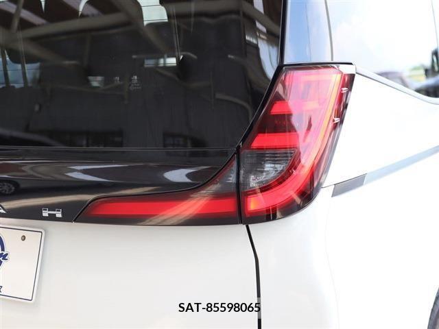 Toyota NOAH 2023-06 342624-8