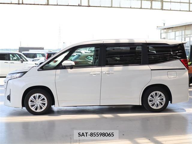 Toyota NOAH 2023-06 342624-6