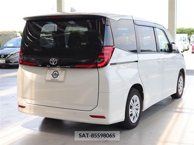 Toyota NOAH 2023-06 342624-3