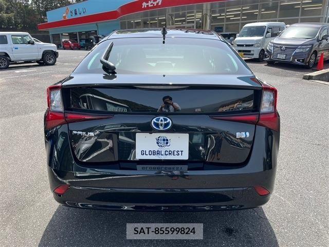 Toyota PRIUS 2022-08 255122-9