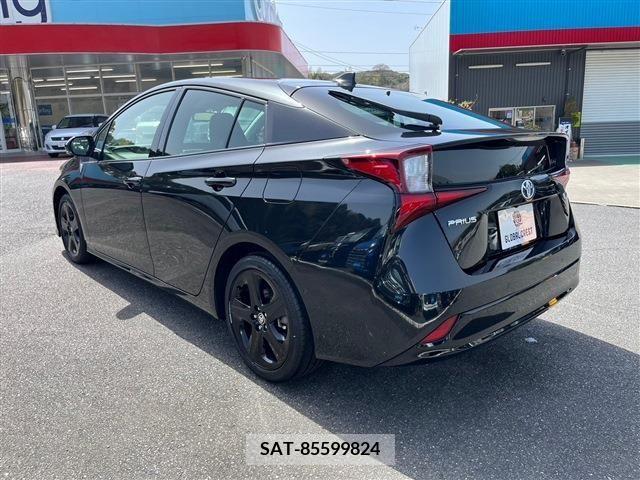 Toyota PRIUS 2022-08 255122-8