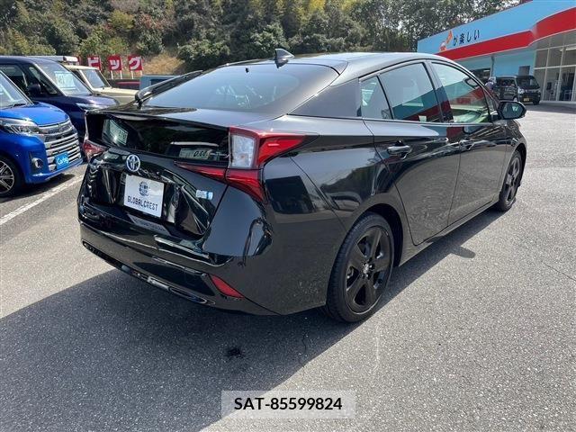 Toyota PRIUS 2022-08 255122-10