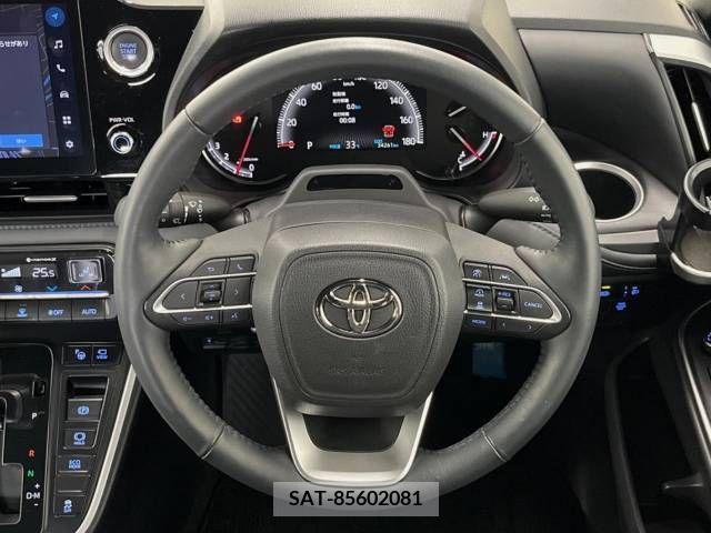 Toyota VOXY 2022-08 370452-12