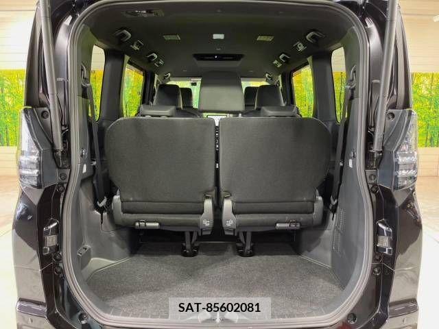 Toyota VOXY 2022-08 370452-11