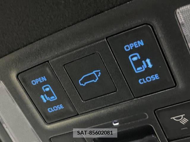 Toyota VOXY 2022-08 370452-5