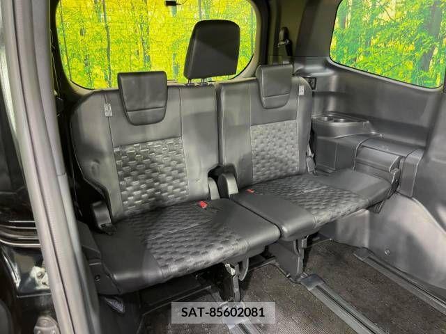 Toyota VOXY 2022-08 370452-10