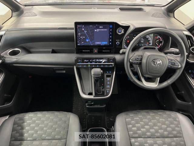 Toyota VOXY 2022-08 370452-1