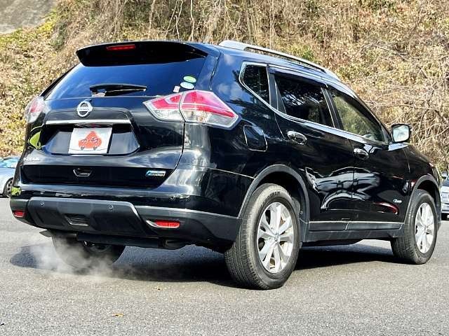 Nissan X-TRAIL 2015-11 184938-2