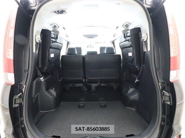 Toyota VOXY 2015-05 229875-8