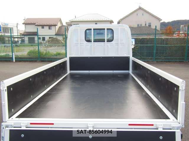 Mazda TITAN 2023-04 200104-8