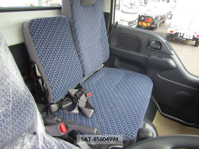 Mazda TITAN 2023-04 200104-20
