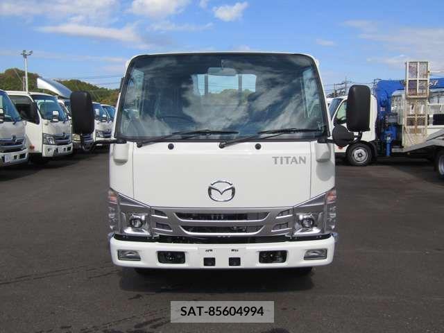 Mazda TITAN 2023-04 200104-1