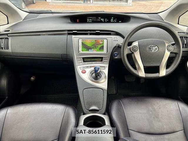 Toyota PRIUS 2012-11 322077-1