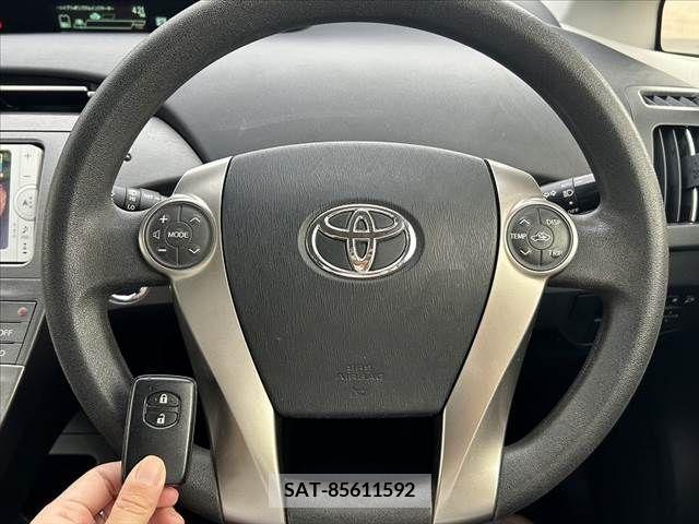 Toyota PRIUS 2012-11 322077-4