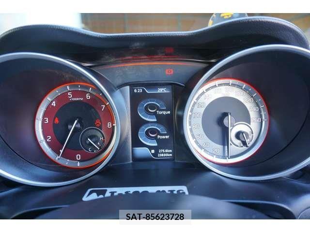 Suzuki SWIFT 2022-06 320835-18