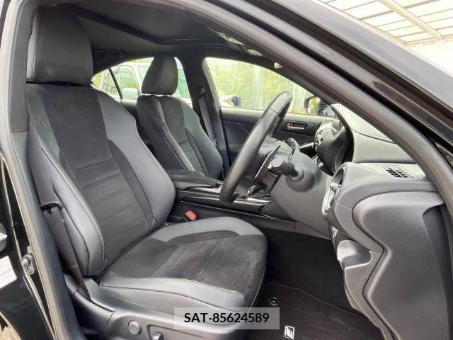 Lexus IS 2023-07 297917-8
