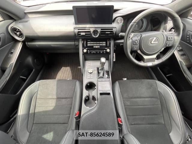 Lexus IS 2023-07 297917-1
