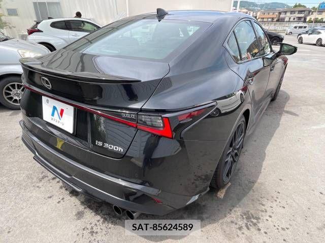 Lexus IS 2023-07 297917-17