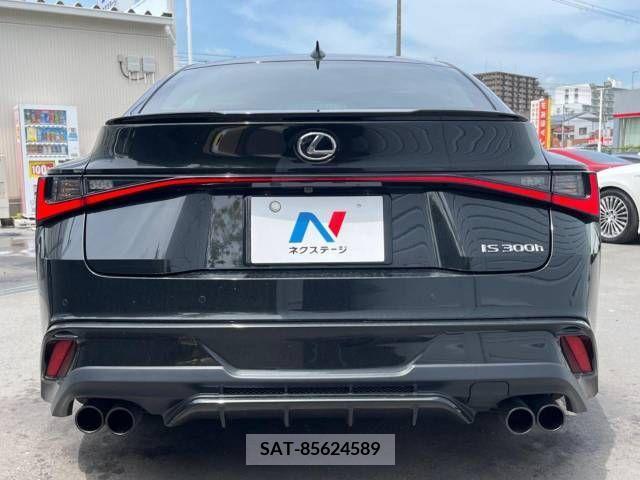 Lexus IS 2023-07 297917-15