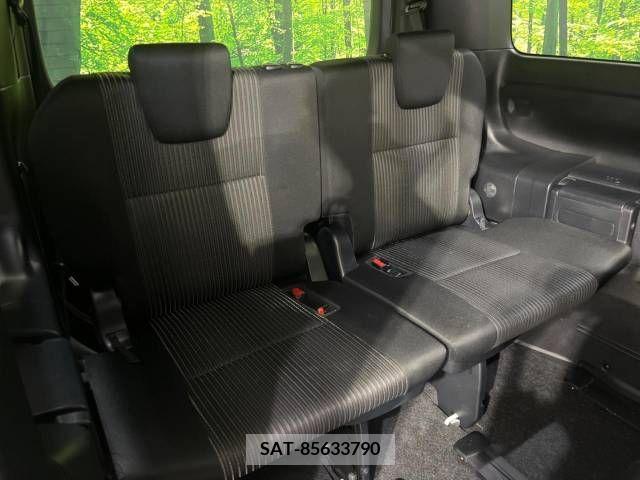 Toyota VOXY 2017-12 288889-10