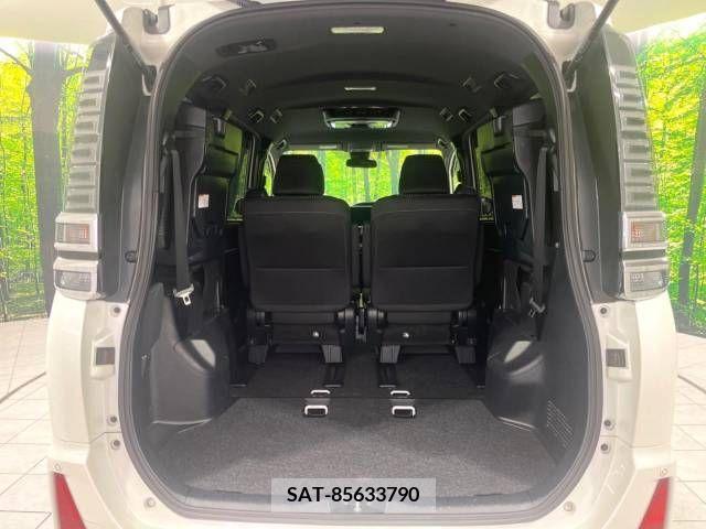 Toyota VOXY 2017-12 288889-11