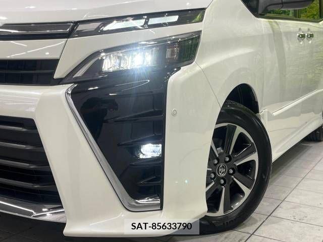 Toyota VOXY 2017-12 288889-12