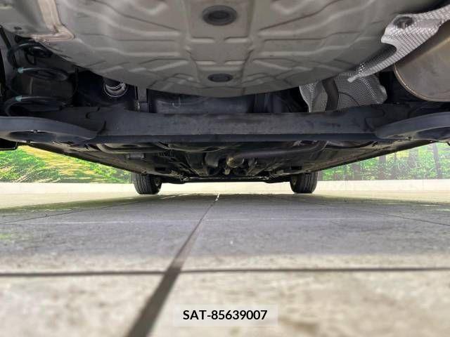 Nissan NOTE 2018-10 279914-19