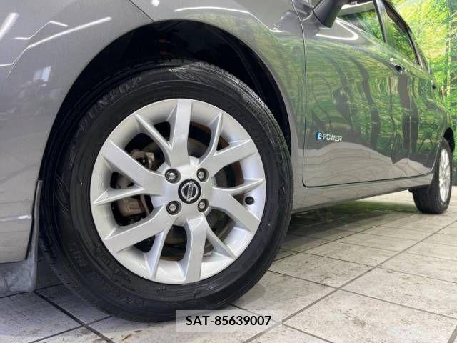 Nissan NOTE 2018-10 279914-13