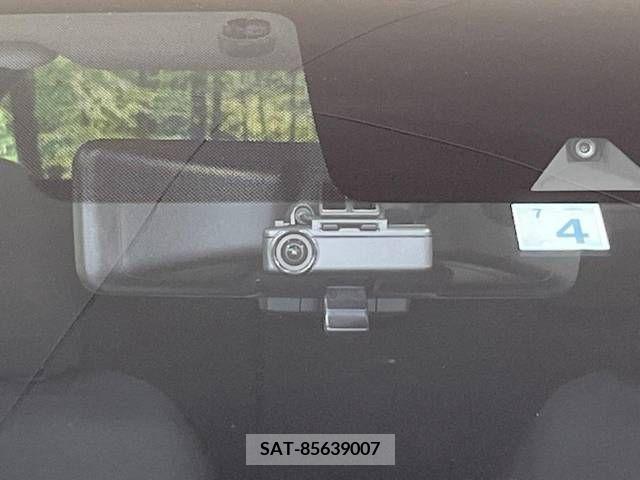 Nissan NOTE 2018-10 279914-6