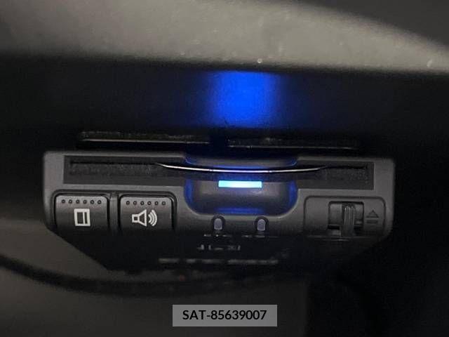 Nissan NOTE 2018-10 279914-5