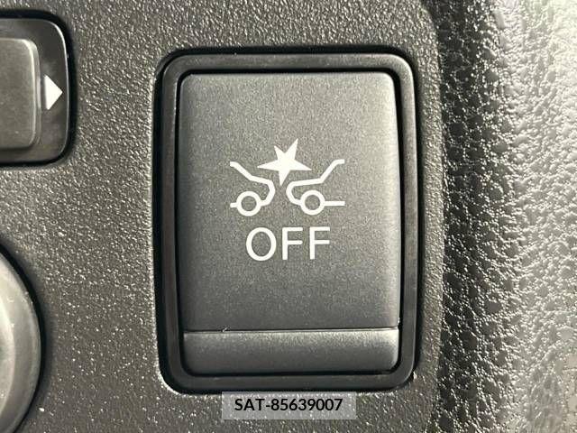 Nissan NOTE 2018-10 279914-4