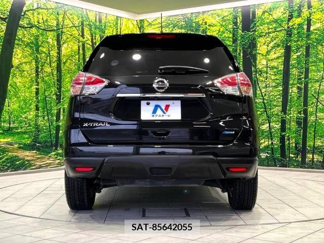 Nissan X-TRAIL 2015-06 381602-15
