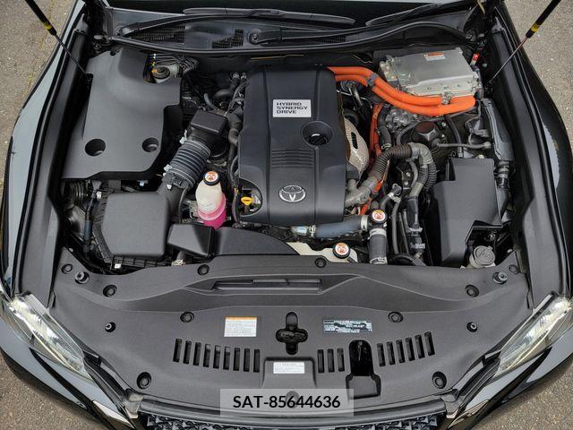 Toyota CROWN SEDAN 2017-11 266087-23