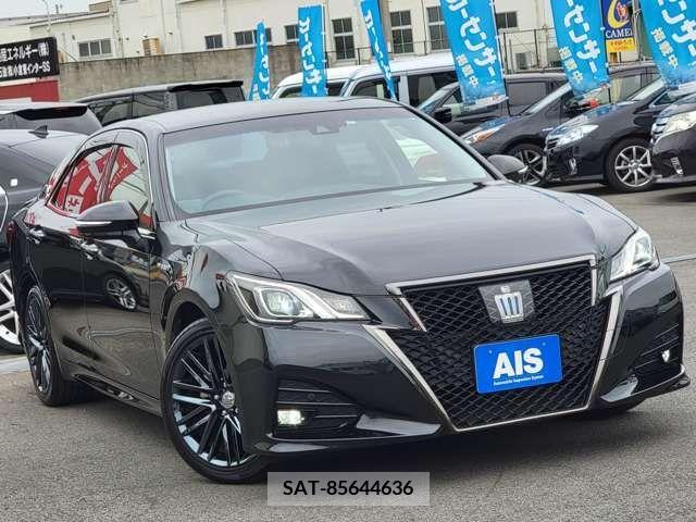 Toyota CROWN SEDAN 2017-11 266087-1