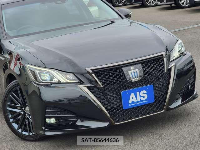 Toyota CROWN SEDAN 2017-11 266087-2