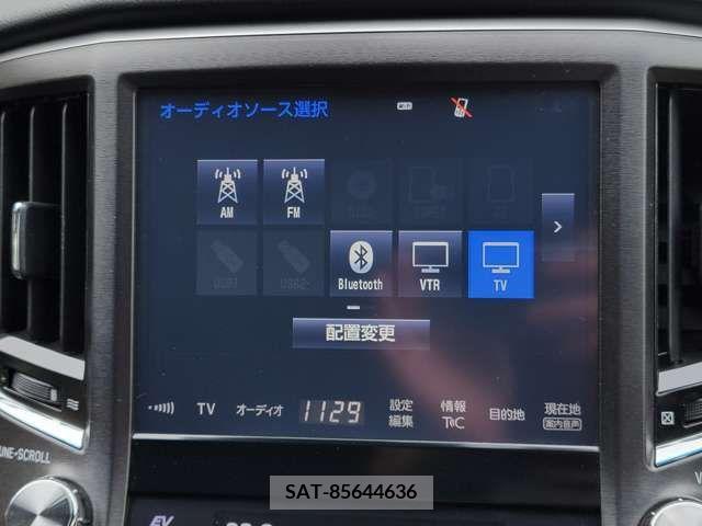 Toyota CROWN SEDAN 2017-11 266087-9