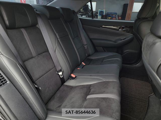 Toyota CROWN SEDAN 2017-11 266087-15