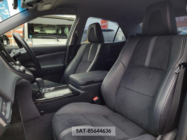 Toyota CROWN SEDAN 2017-11 266087-16
