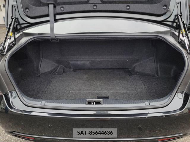 Toyota CROWN SEDAN 2017-11 266087-17