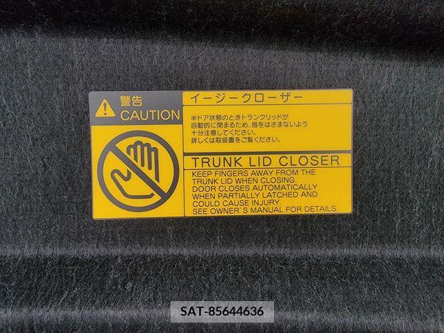 Toyota CROWN SEDAN 2017-11 266087-18