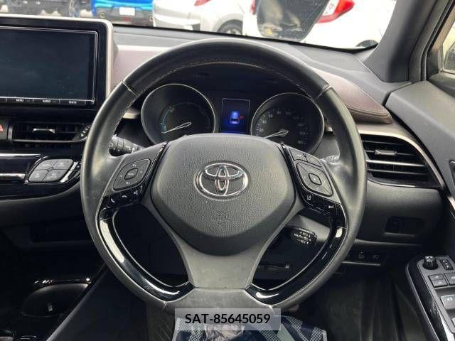 Toyota C-HR 2017-04 248033-11