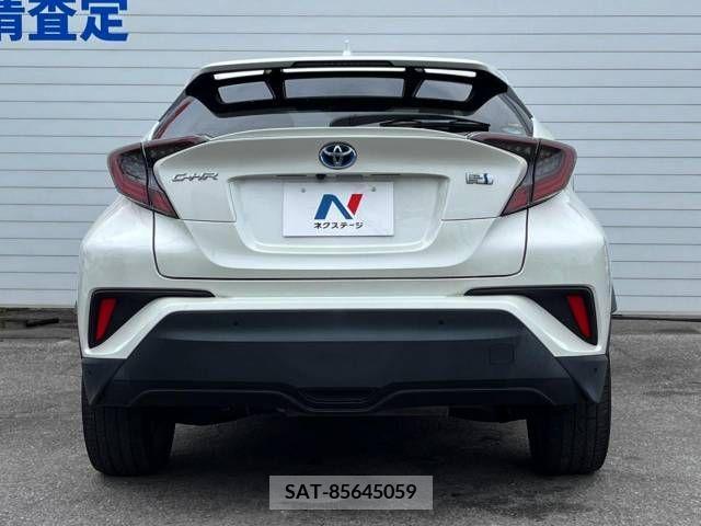 Toyota C-HR 2017-04 248033-15