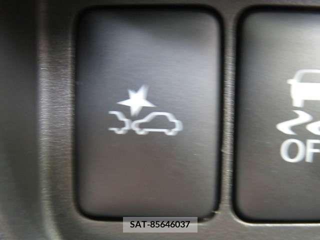 Nissan ROOX 2019-06 379110-11