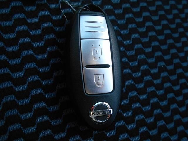 Nissan NOTE 2013-08 189897-12